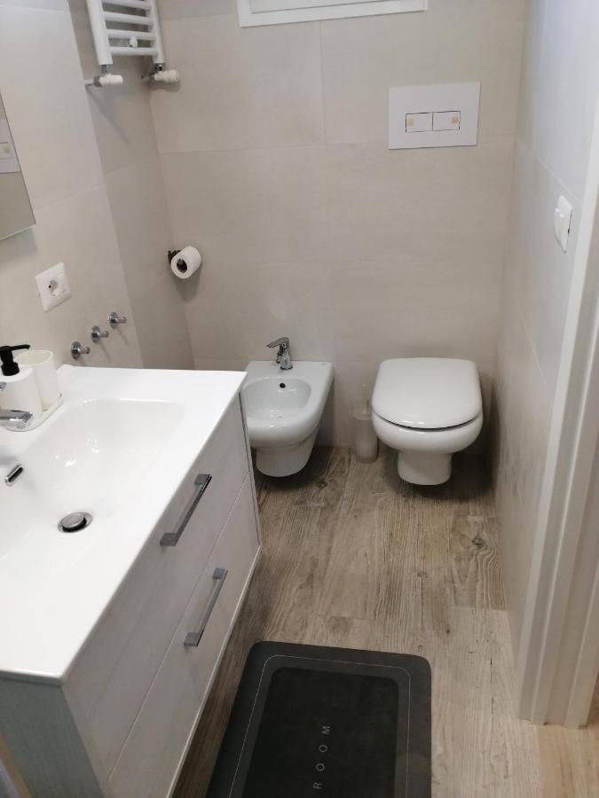 Love Mirrors And Flowers - Affitti Brevi Italia Apartment Bari Ngoại thất bức ảnh