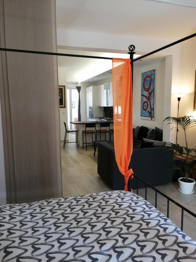 Love Mirrors And Flowers - Affitti Brevi Italia Apartment Bari Ngoại thất bức ảnh